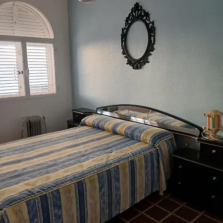 En Casa Residencial Cercana Al Centro Historico De * Malaga