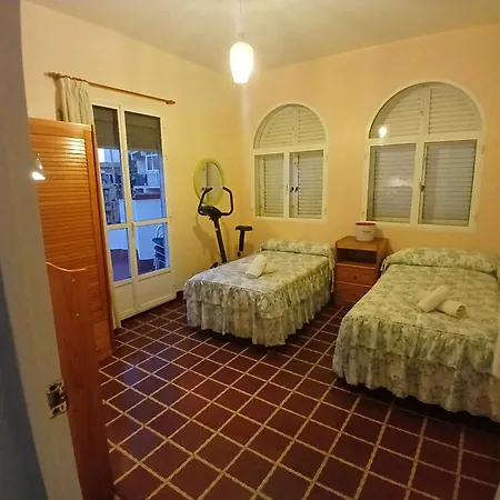En Casa Residencial Cercana Al Centro Historico De * Malaga