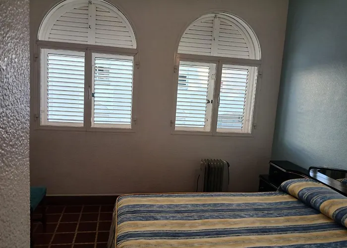 En Casa Residencial Cercana Al Centro Histórico De * Málaga